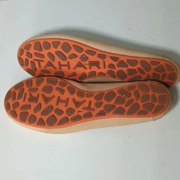 Tahari Ballet Flat Shoes Doll Shoes Gwen Beige Scalloped Leather 9M - Picture 7 of 8